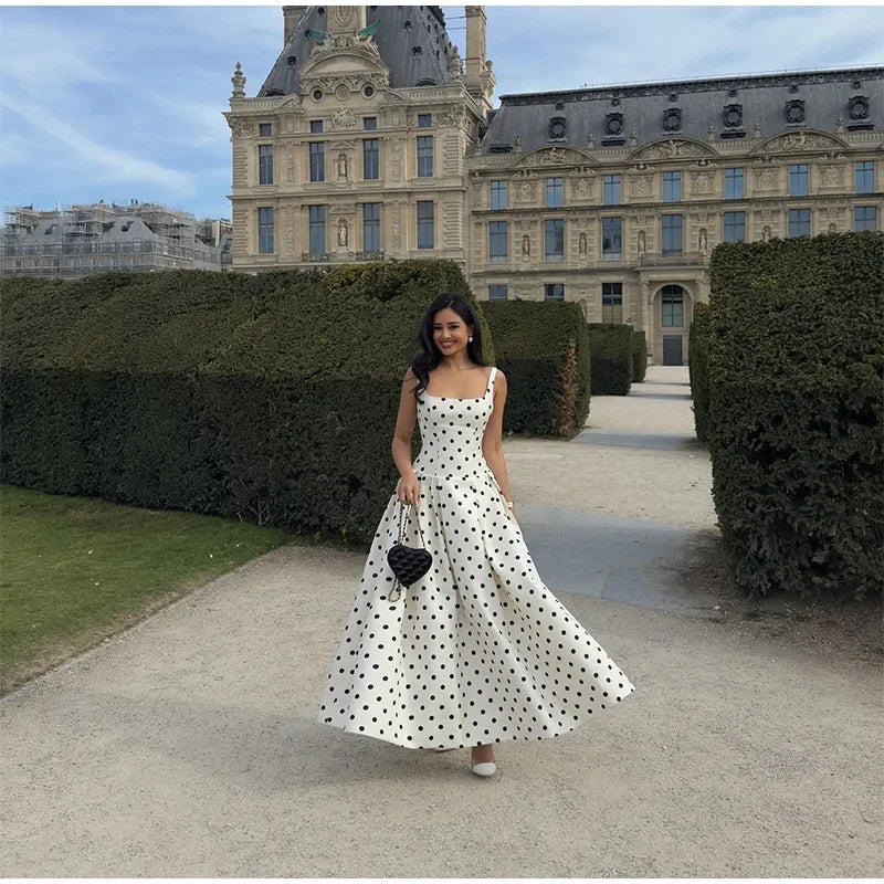Amélie Dot Holiday