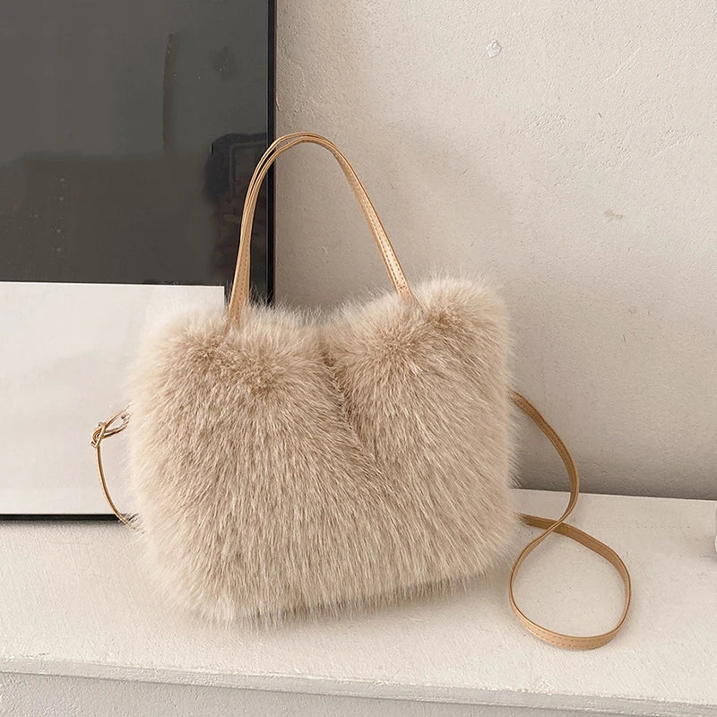 Faux fur tote bag- Jeccy