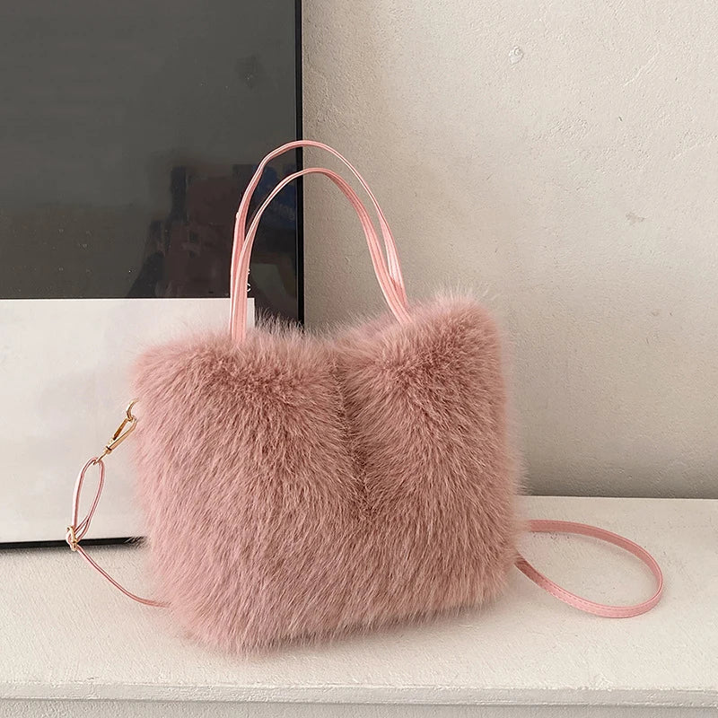 Faux fur tote bag- Jeccy