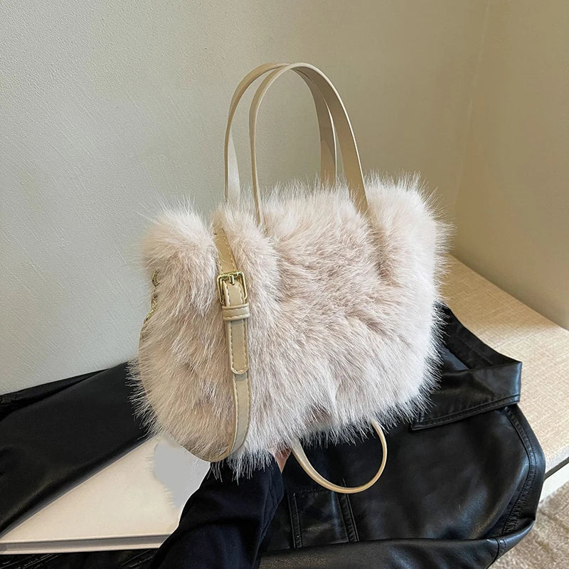 Faux fur tote bag- Jeccy